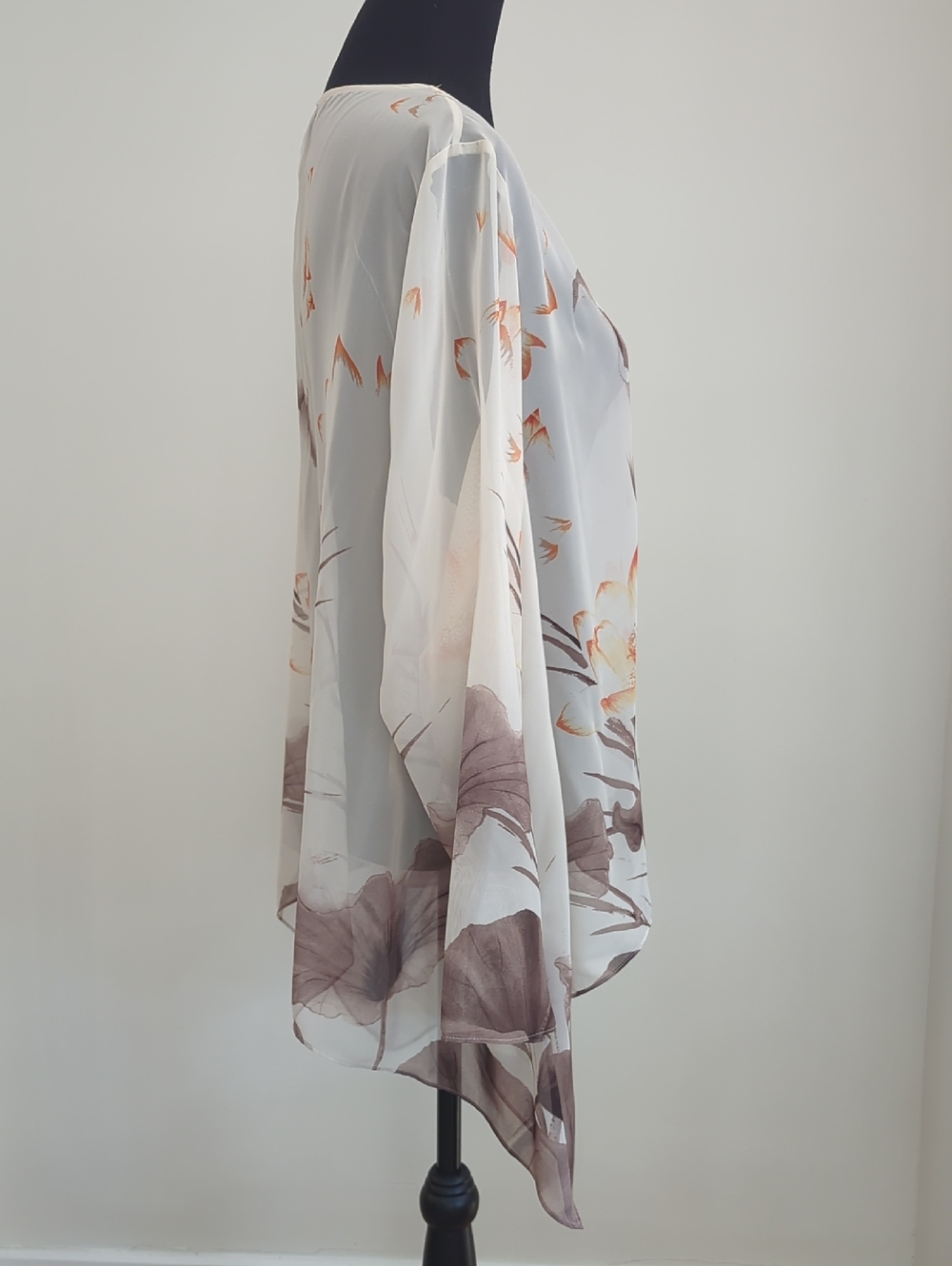 Chicos Travelers Sheer Watercolor Floral Handkerchief Hem Blouse Top SIZE 3 - Picture 6 of 8